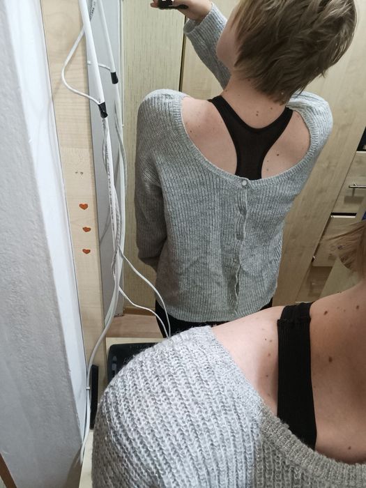 Продам 2 свитера