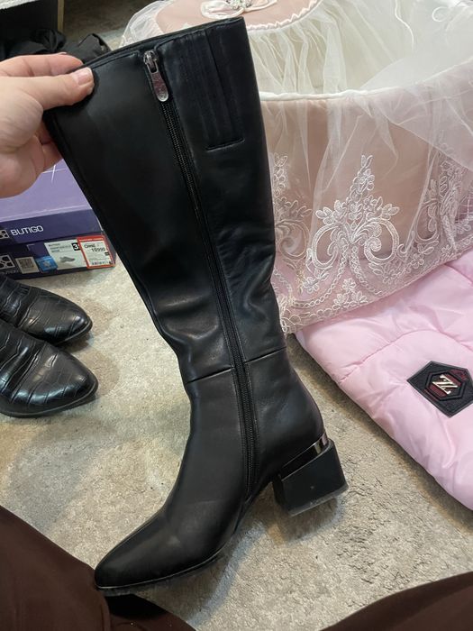 Продам сапоги новые