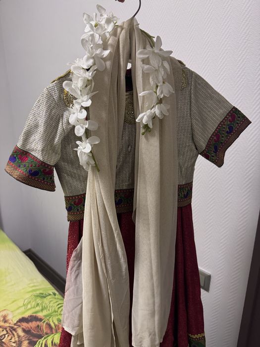 Продам индийский костюм