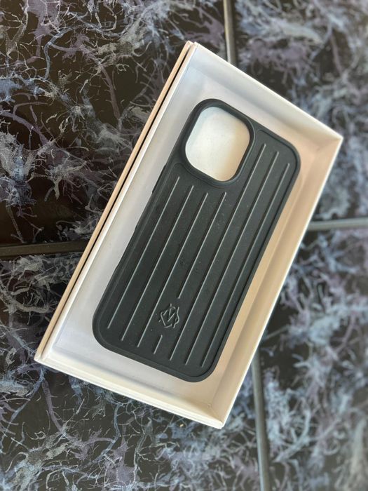 husa rimowa pentru iphone 17