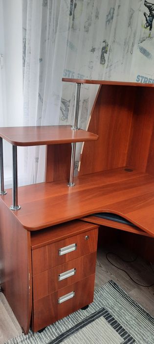 Продам Компьютерный стол