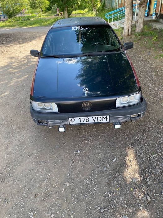 VW Passat B3 седан