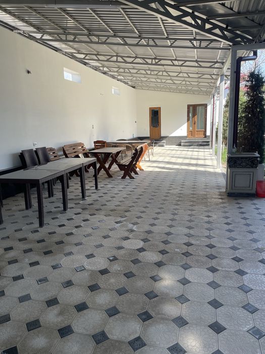 Kafe oshxona restaran arendaga beriladi yuqorichirchiqda
