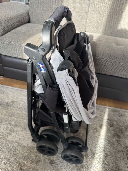 Лятна количка Chicco Ohlala + дъждобран - тежи само 3.8 кг