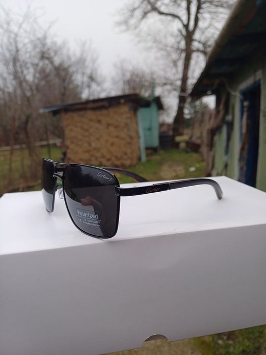 Ochelari de soare cartier negru