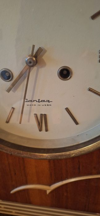 Старинен механичен стенен руски  часовник с махало Янтарь