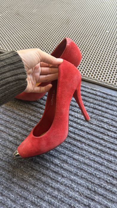 Продам туфли лодочки