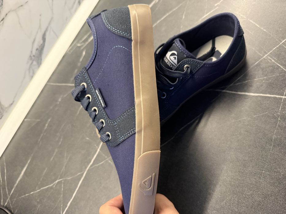 Продавам кецове Quik Silver /41 номер