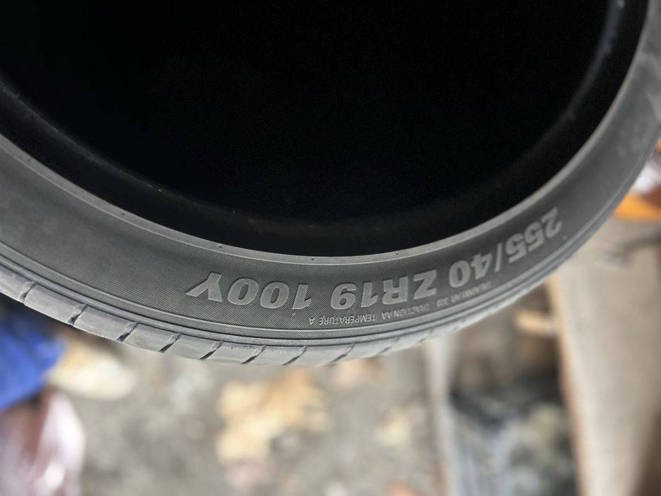 Летни гуми 255/40R19