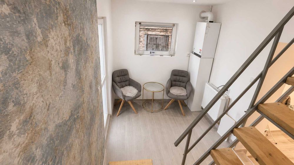 Vând casa mobilată și renovată în Piață Cluj
