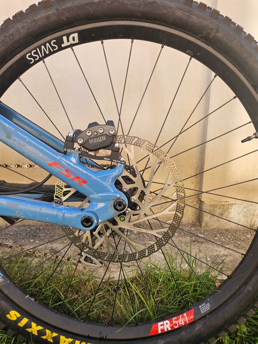 Specialized demo race