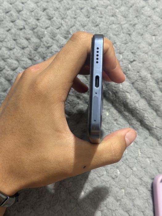 Продаю телефон vivo v25e