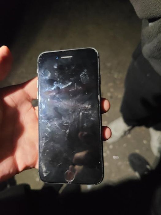 Iphone 8 narx 550 000ming yana kelishamiz