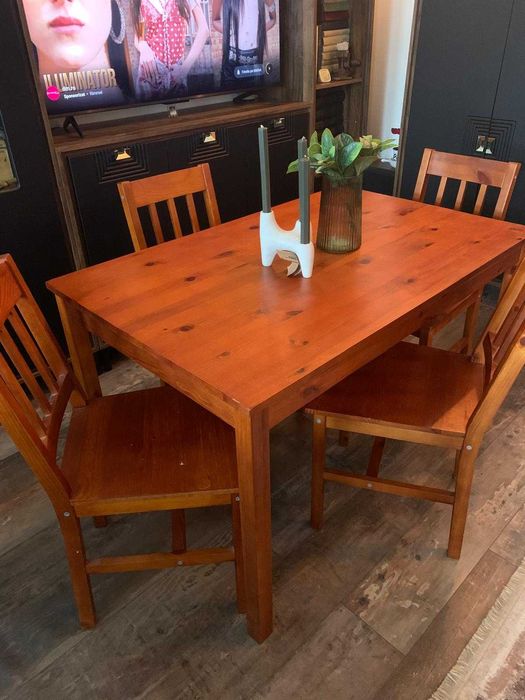 Set Masă Bucătărie Lemn Masiv Brad + 4 Scaune – Stare Impecabilă