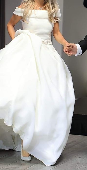 Vând rochie de mireasă