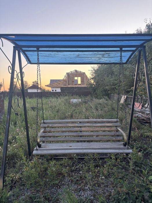 Качели садовые продам