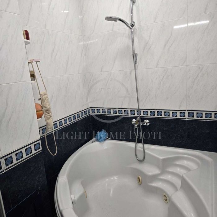 Продава се Тристаен апартамент в Пловдив, Кючук Париж - 92 кв.м за 1054 €/кв.м - Снимка #12