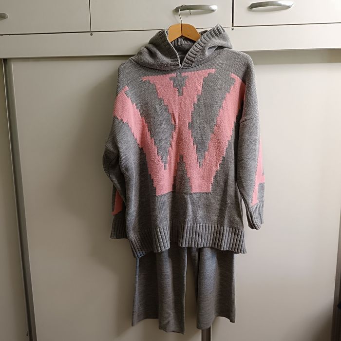 Вязанный костюм.