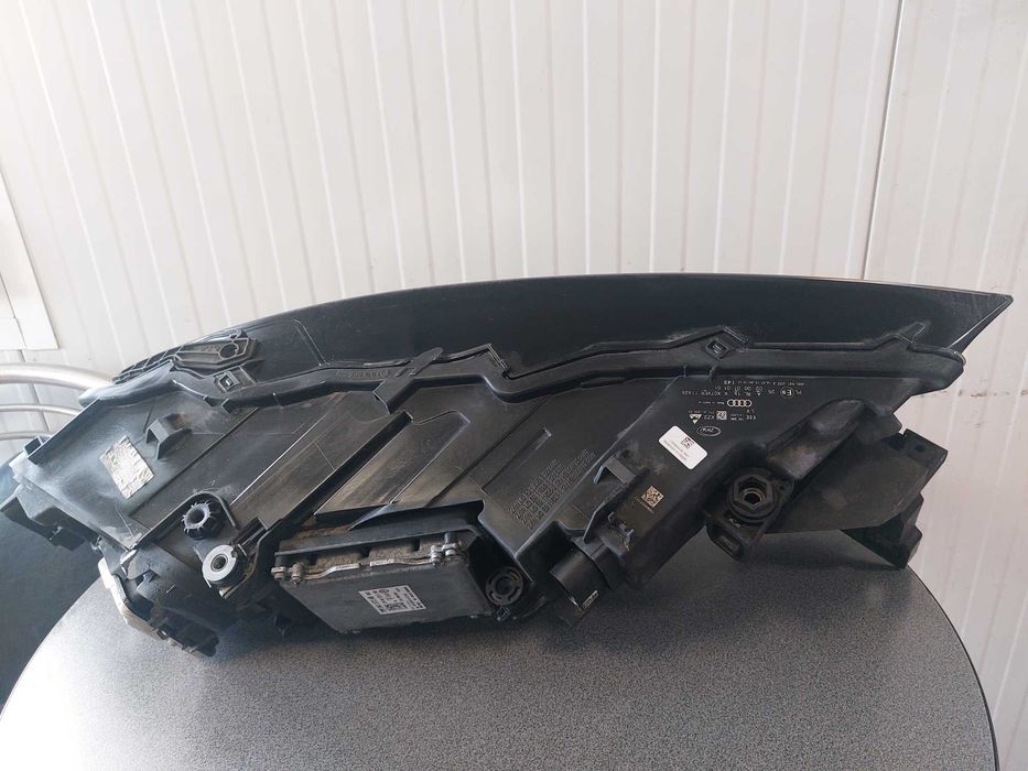 Ляв оборудван фар за Audi Q7 4M 2015-2019 с номер 4M0.941.033.A