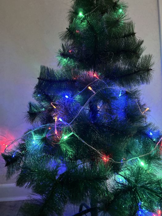 продаю новогодную ёлку