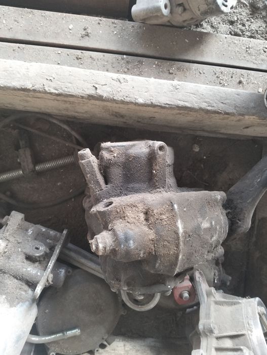 Мерс190 запчасти.