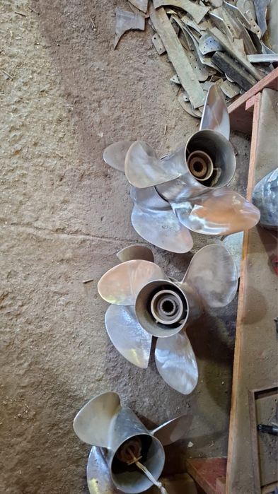 гребные винты. якорь для лодок