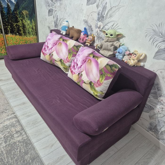 Продам диван хорошим состоянии.