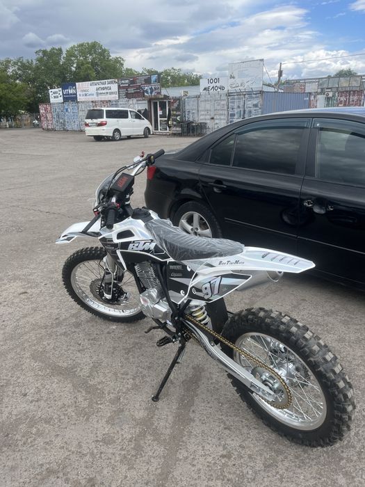 продам мотоцикл 300сс 450000