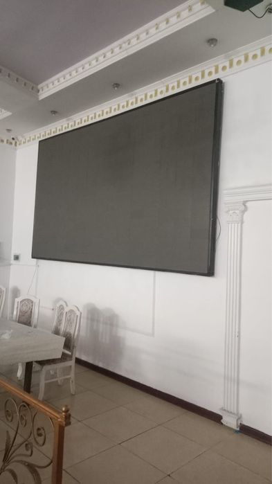 Продам лед экран в хорошем состояний