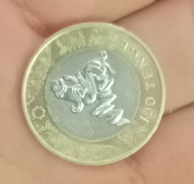 Монета 100 тенге