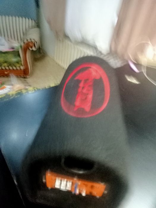 Продам сабвуфер в авто
