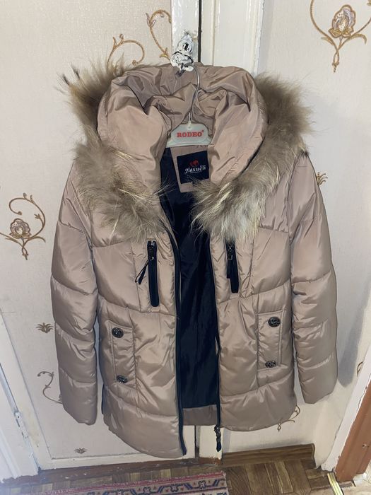 Продаю зимнюю куртку