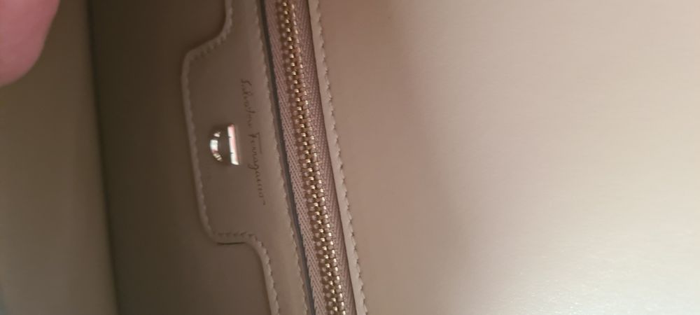 Geanta Salvatore Ferragamo