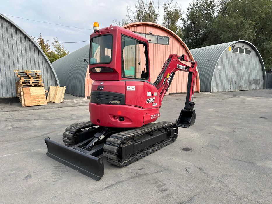 Миниэкскаватор Kubota U-30 3.2 тонны, прямая стрела, кабина, печка.