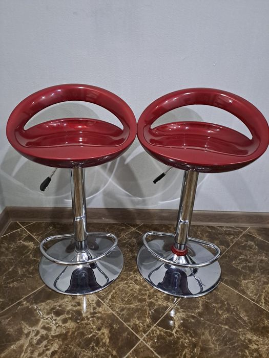 Продам 2 барных стула