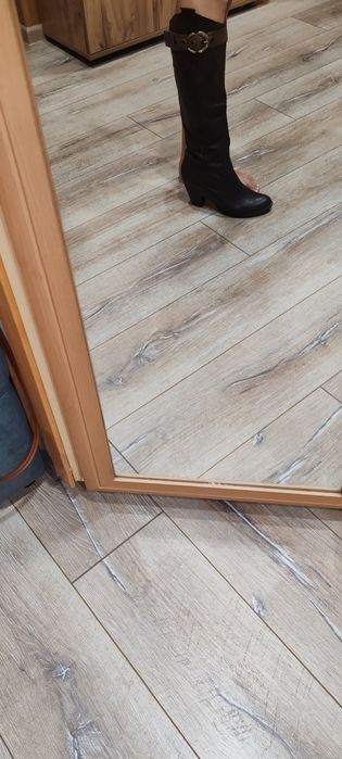 Продам кожаные сапоги