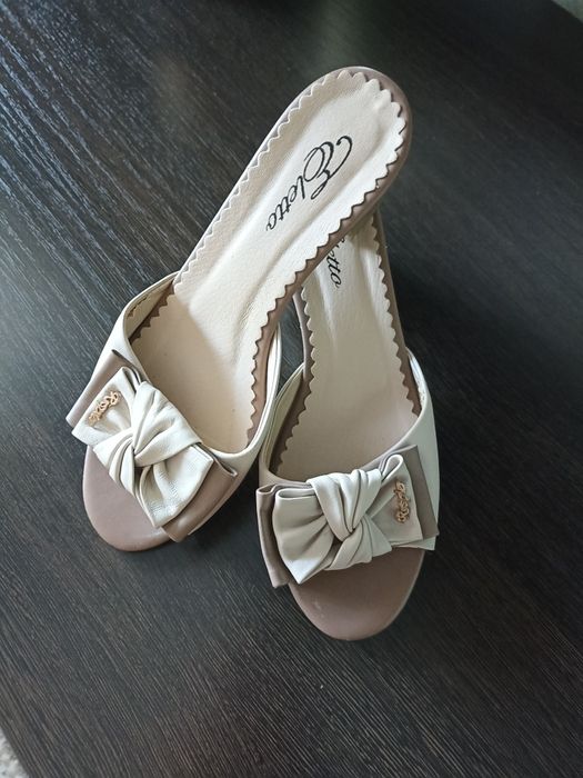 Босоножки женские