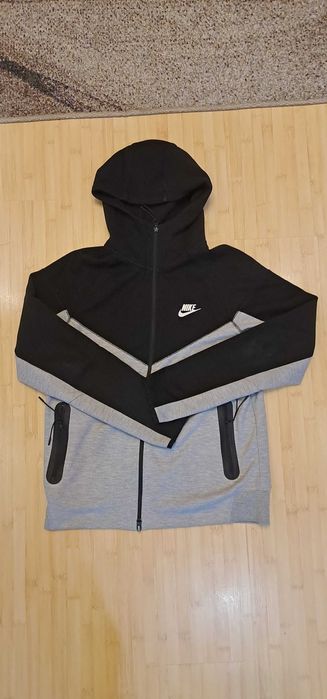 nike tech fleece горнище