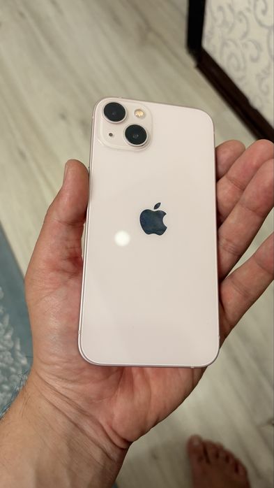 Продаю Айфон 13.