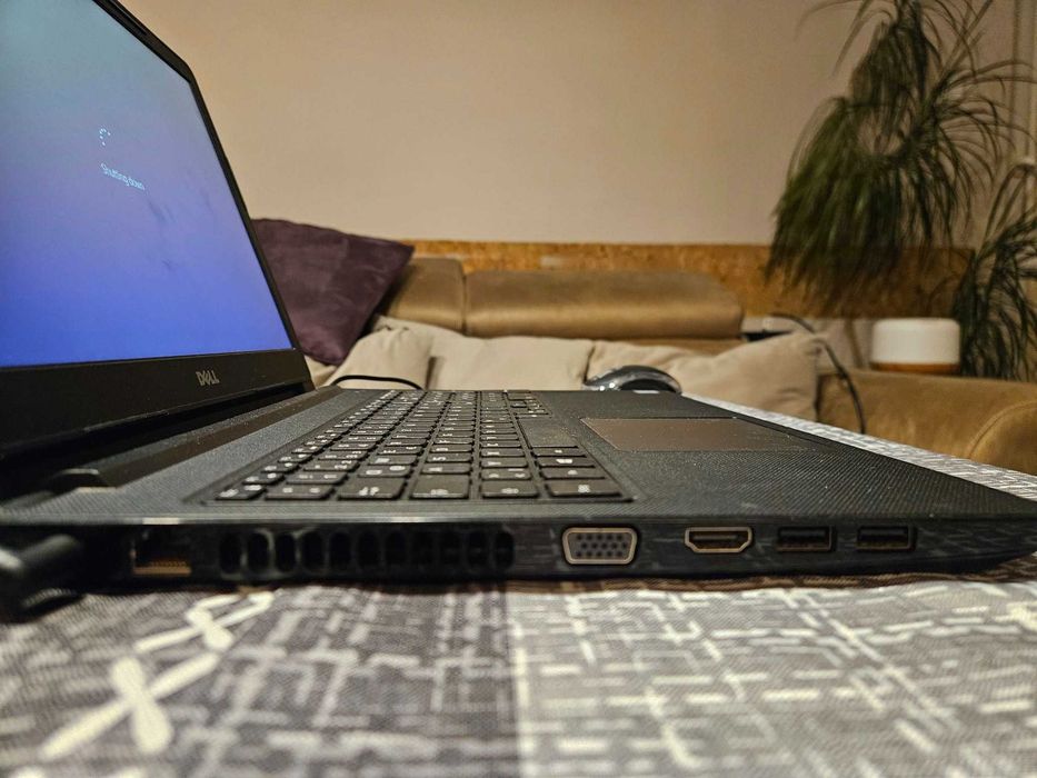Лаптоп Dell Vostro 15-3568