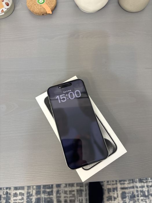 Vand iphone 15 pro max WITHE TITANIUM