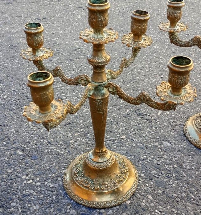 Spectaculoase sfeșnice din bronz masiv început ,piese cu o lucrătură d
