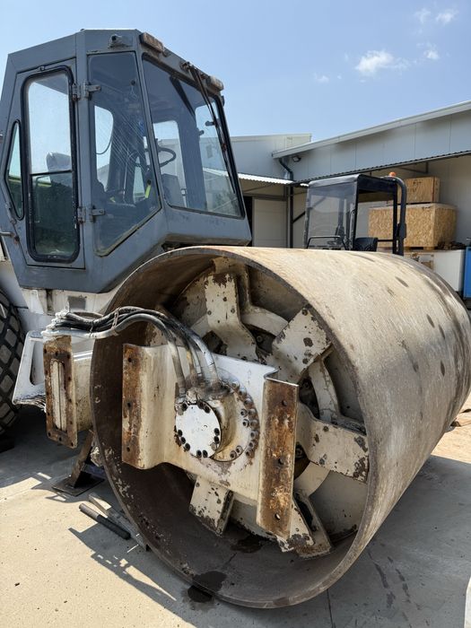 Mentenanta/ reparatii / service cilindru compactor orice tonaj