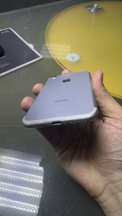 Продам Iphone 7 32GB