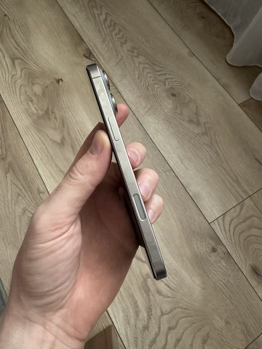 Vand telefon Iphone 16 Pro Max