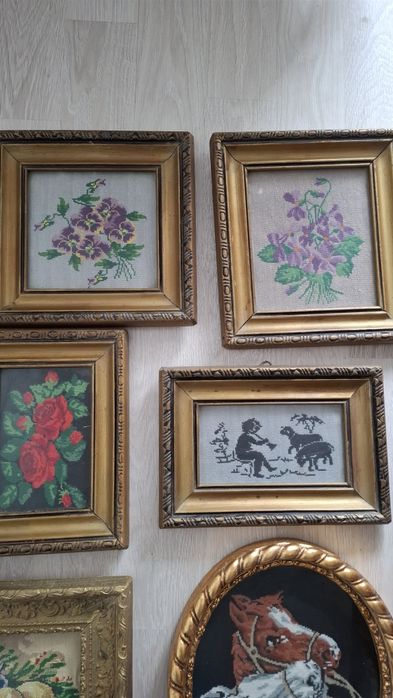 Vând goblenuri cusute inramate