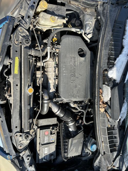 Нисан алмера тино 2.2 дизел