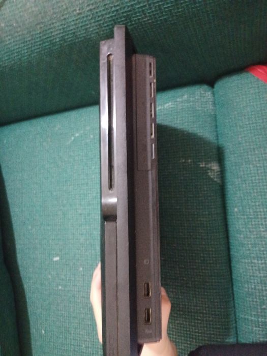 PS3 Slim 320GB + GTA 5 + FIFA 19 + Controller + HDMI+încărcător maneta