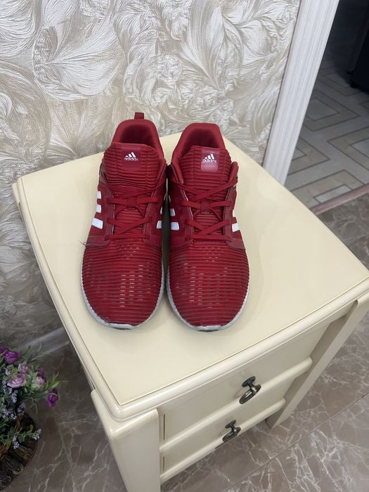 Продам кроссовки