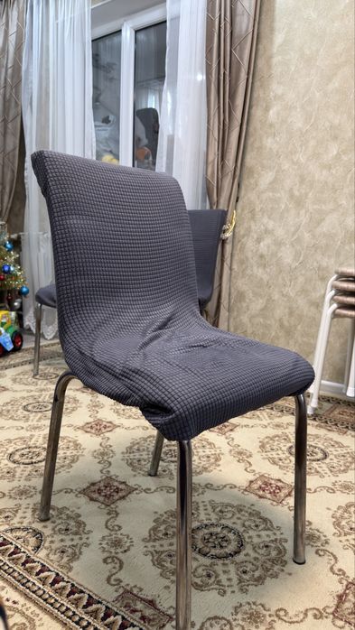 Продается стол со стульями